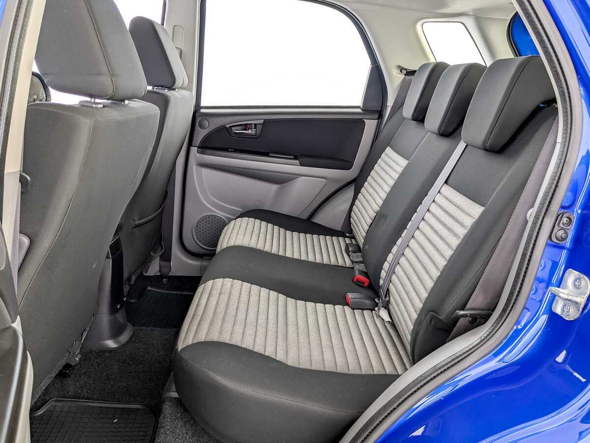 Suzuki SX4 с пробегом — 2012 год. Фото: #11