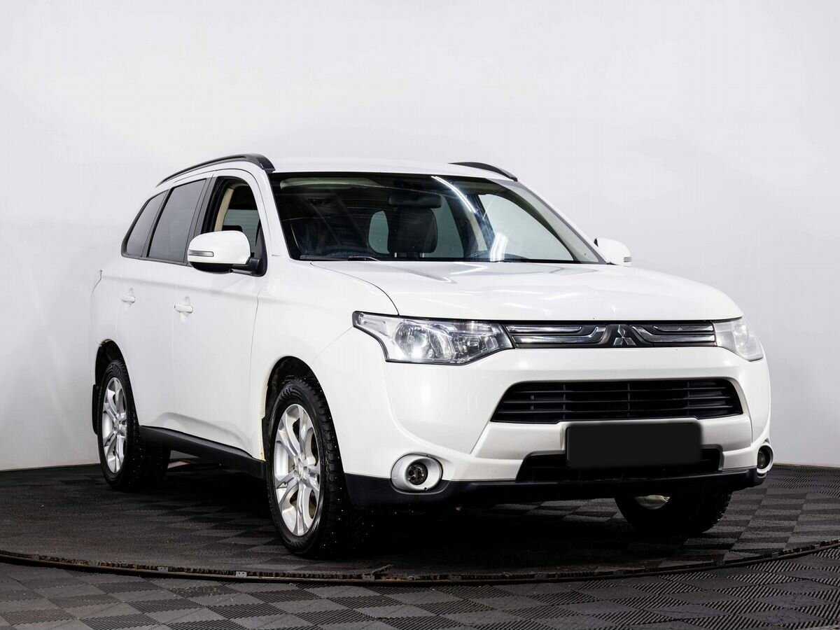 Mitsubishi Outlander с пробегом — 2012 год. Фото: #2