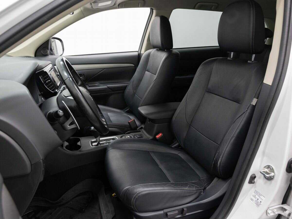 Mitsubishi Outlander с пробегом — 2012 год. Фото: #8