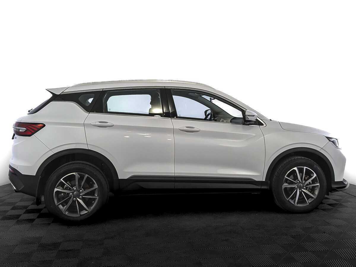 Geely Coolray с пробегом — 2023 год. Фото: #3