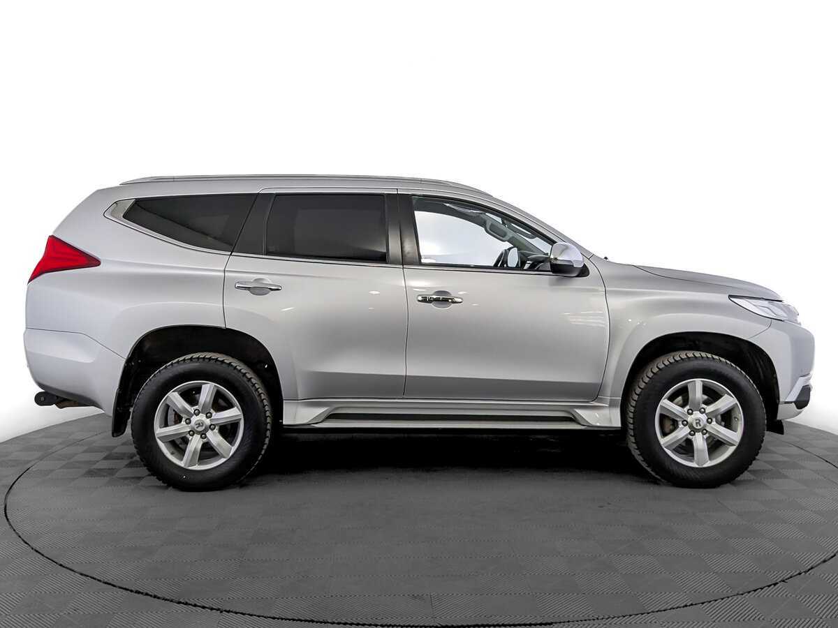 Mitsubishi Pajero Sport с пробегом — 2018 год. Фото: #3