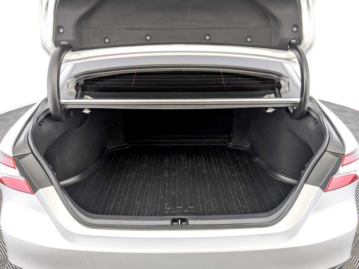 Toyota Camry с пробегом — 2019 год. Фото: #9