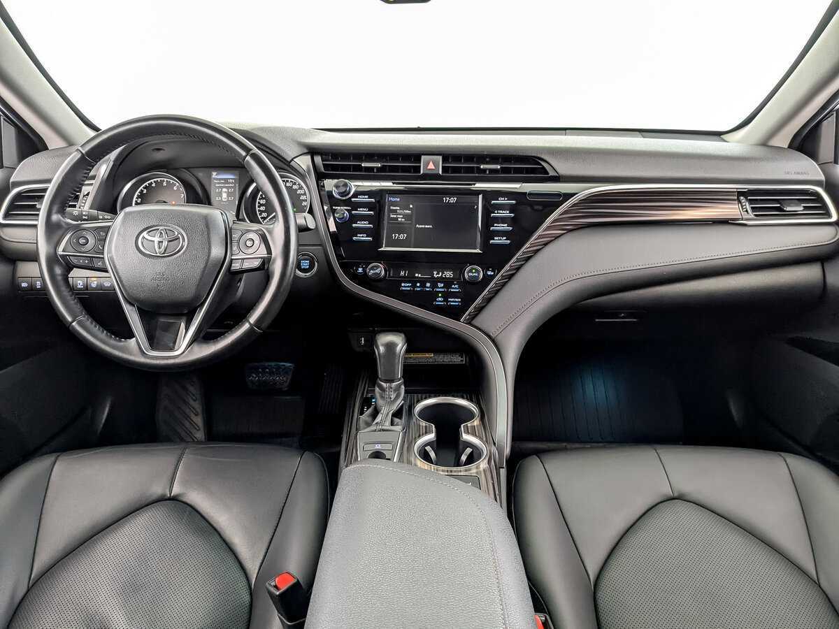 Toyota Camry с пробегом — 2019 год. Фото: #13