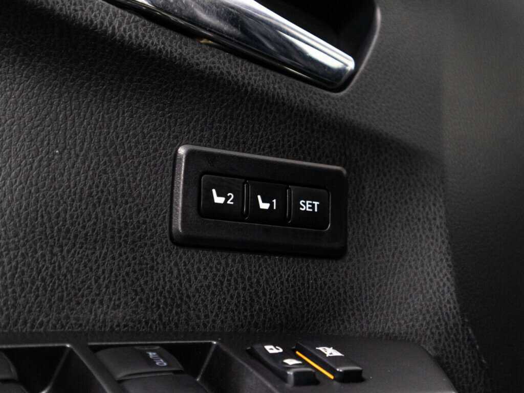 Toyota RAV4 с пробегом — 2017 год. Фото: #17