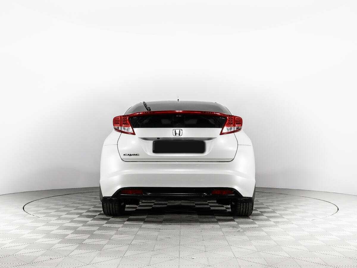 Honda Civic с пробегом — 2012 год. Фото: #5