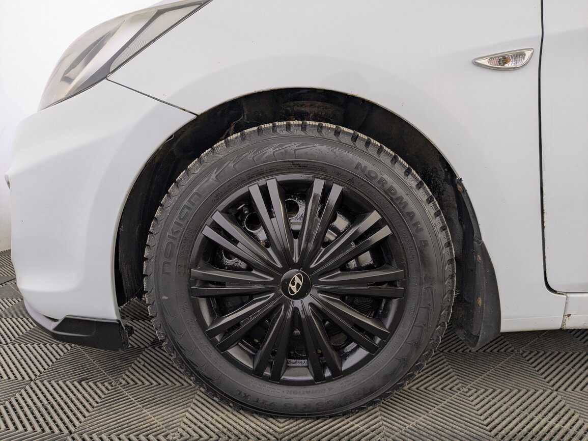 Hyundai Solaris с пробегом — 2013 год. Фото: #12