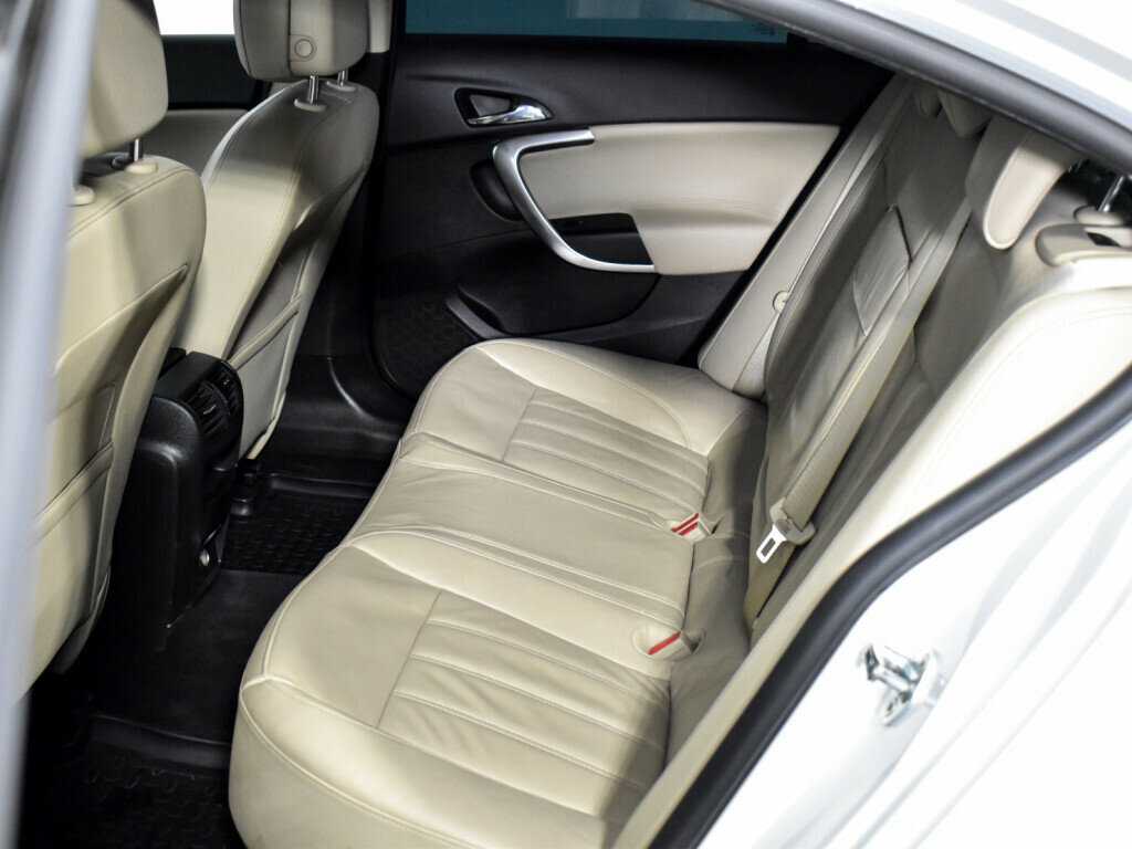 Opel Insignia с пробегом — 2014 год. Фото: #11