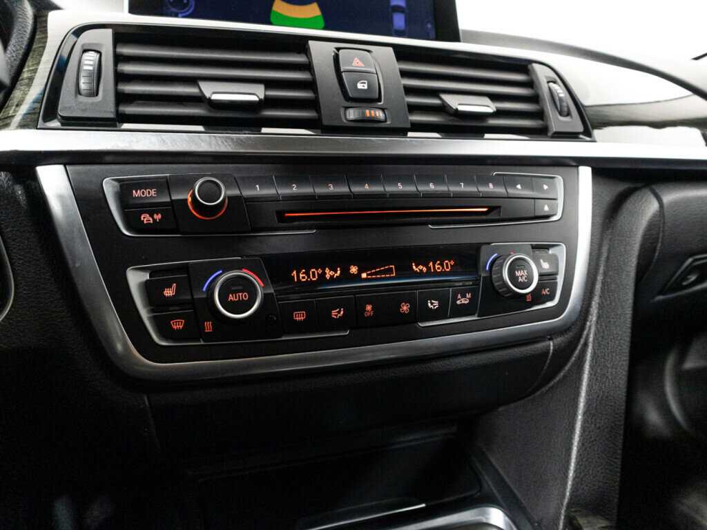 BMW 3 серии с пробегом — 2012 год. Фото: #16