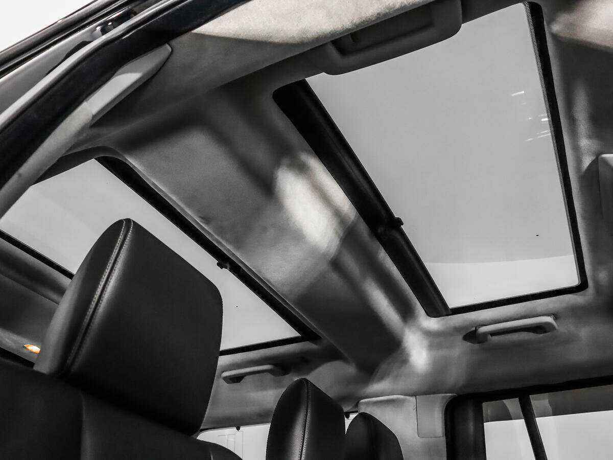 Land Rover Discovery с пробегом — 2013 год. Фото: #16