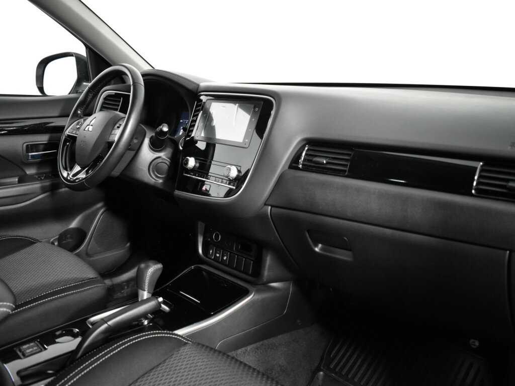 Mitsubishi Outlander с пробегом — 2020 год. Фото: #8