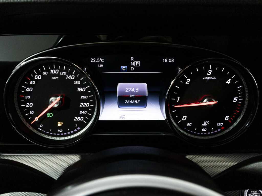 Mercedes-Benz E-Класс с пробегом — 2019 год. Фото: #11