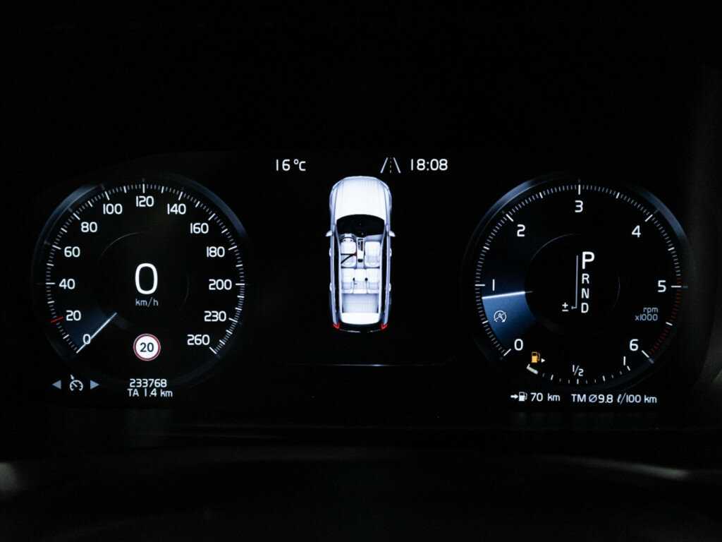 Volvo XC90 с пробегом — 2015 год. Фото: #10