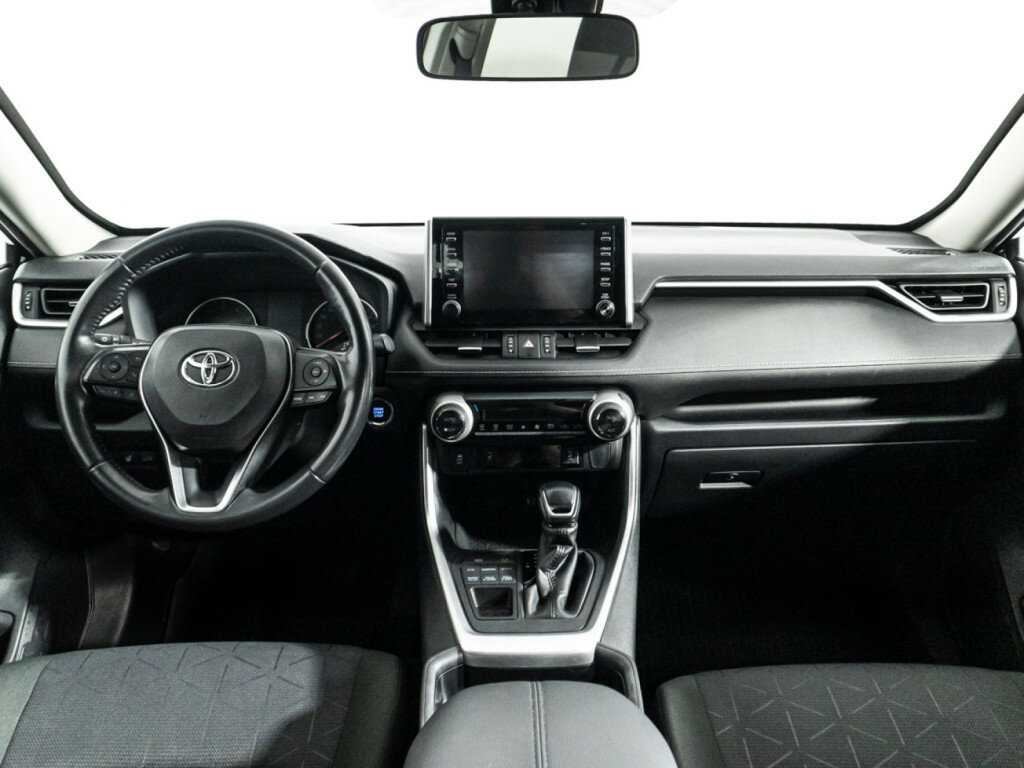 Toyota RAV4 с пробегом — 2020 год. Фото: #12