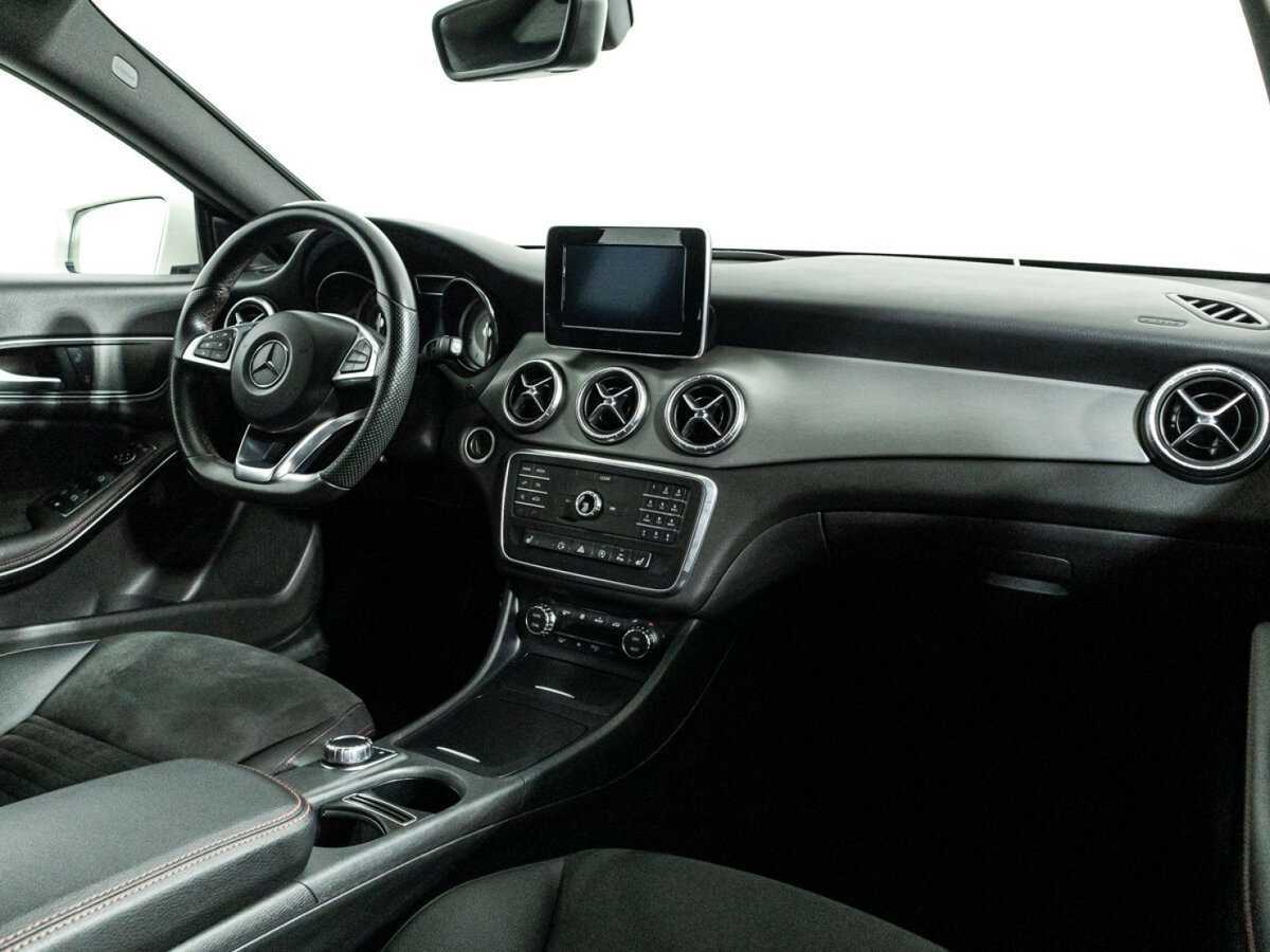 Mercedes-Benz CLA с пробегом — 2015 год. Фото: #8