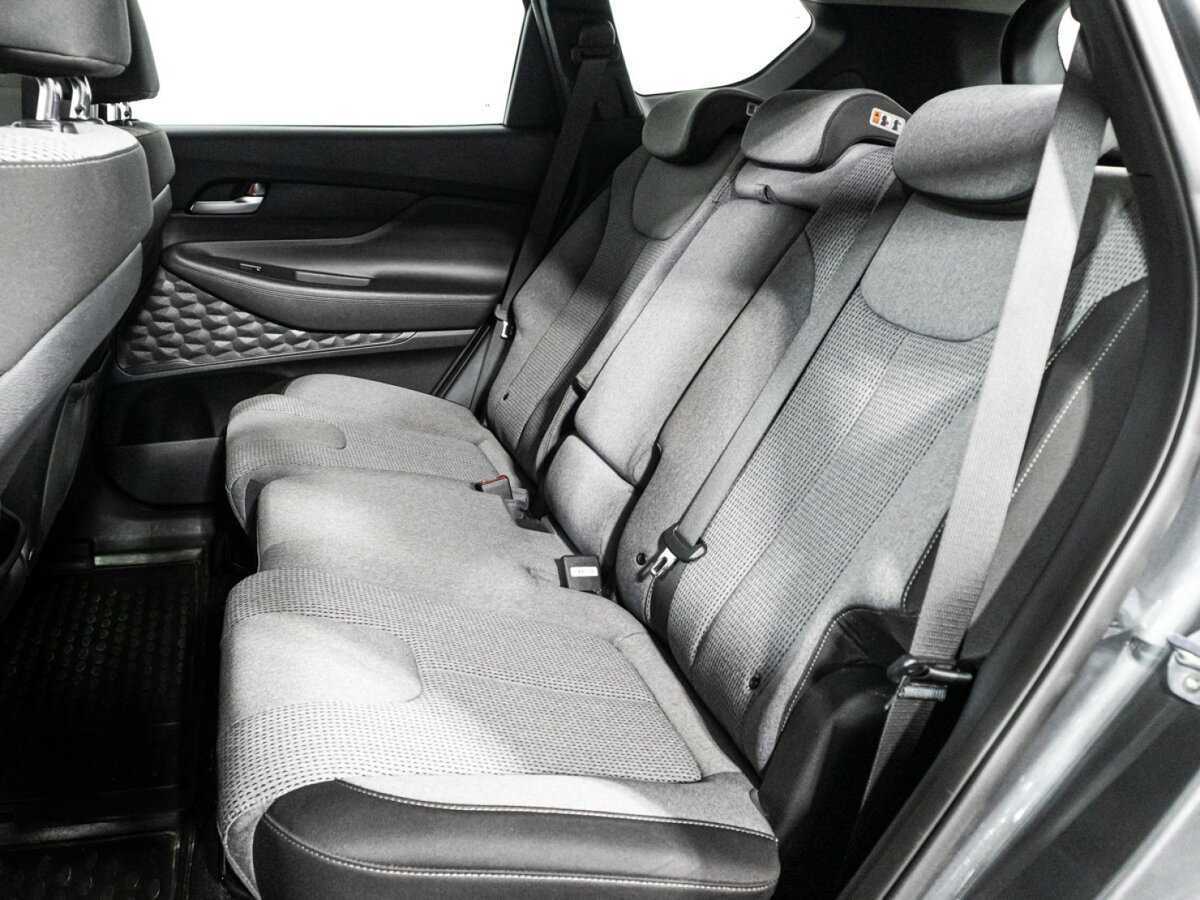 Hyundai Santa Fe с пробегом — 2019 год. Фото: #9