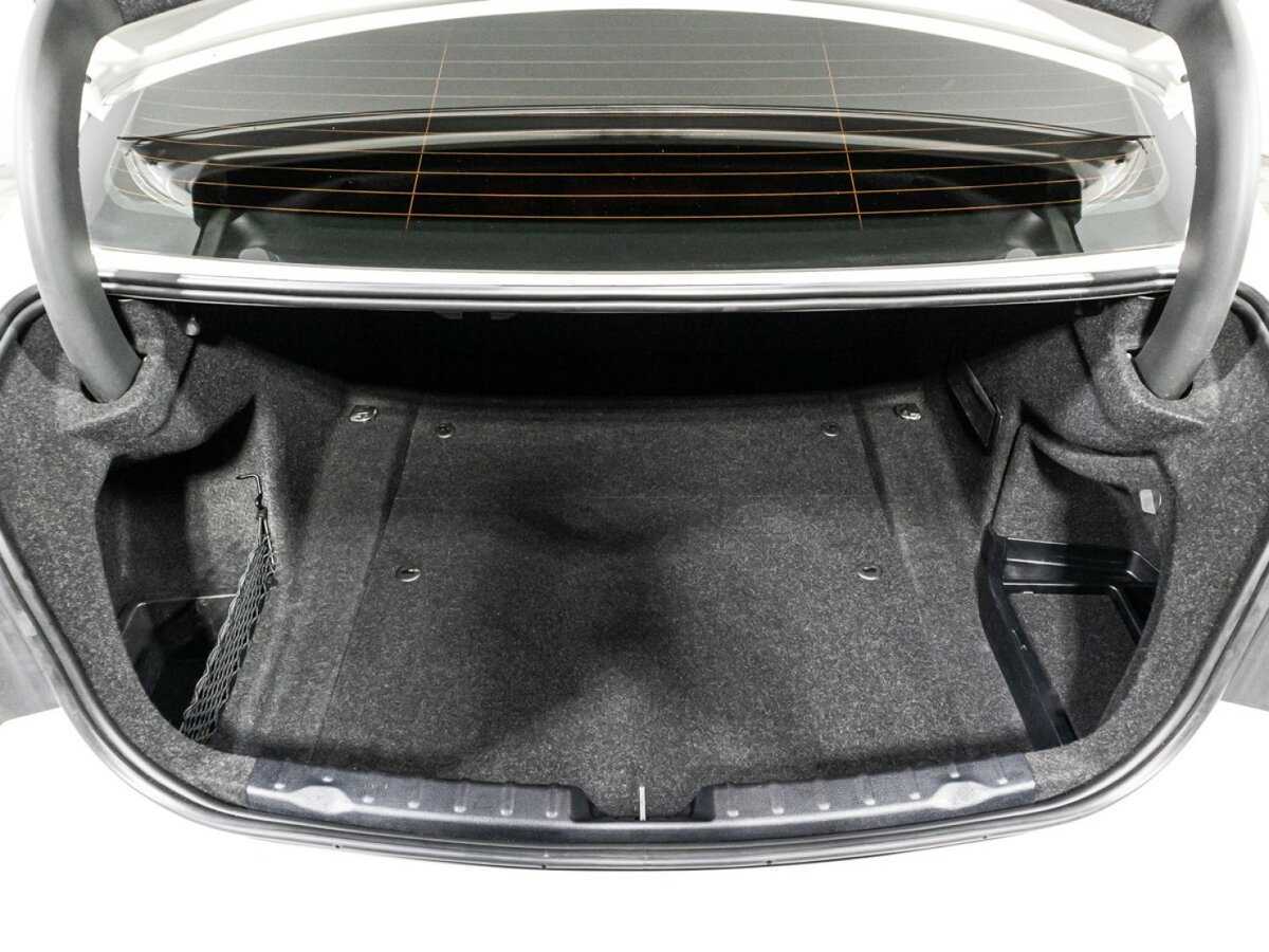 BMW 3 серии с пробегом — 2013 год. Фото: #16