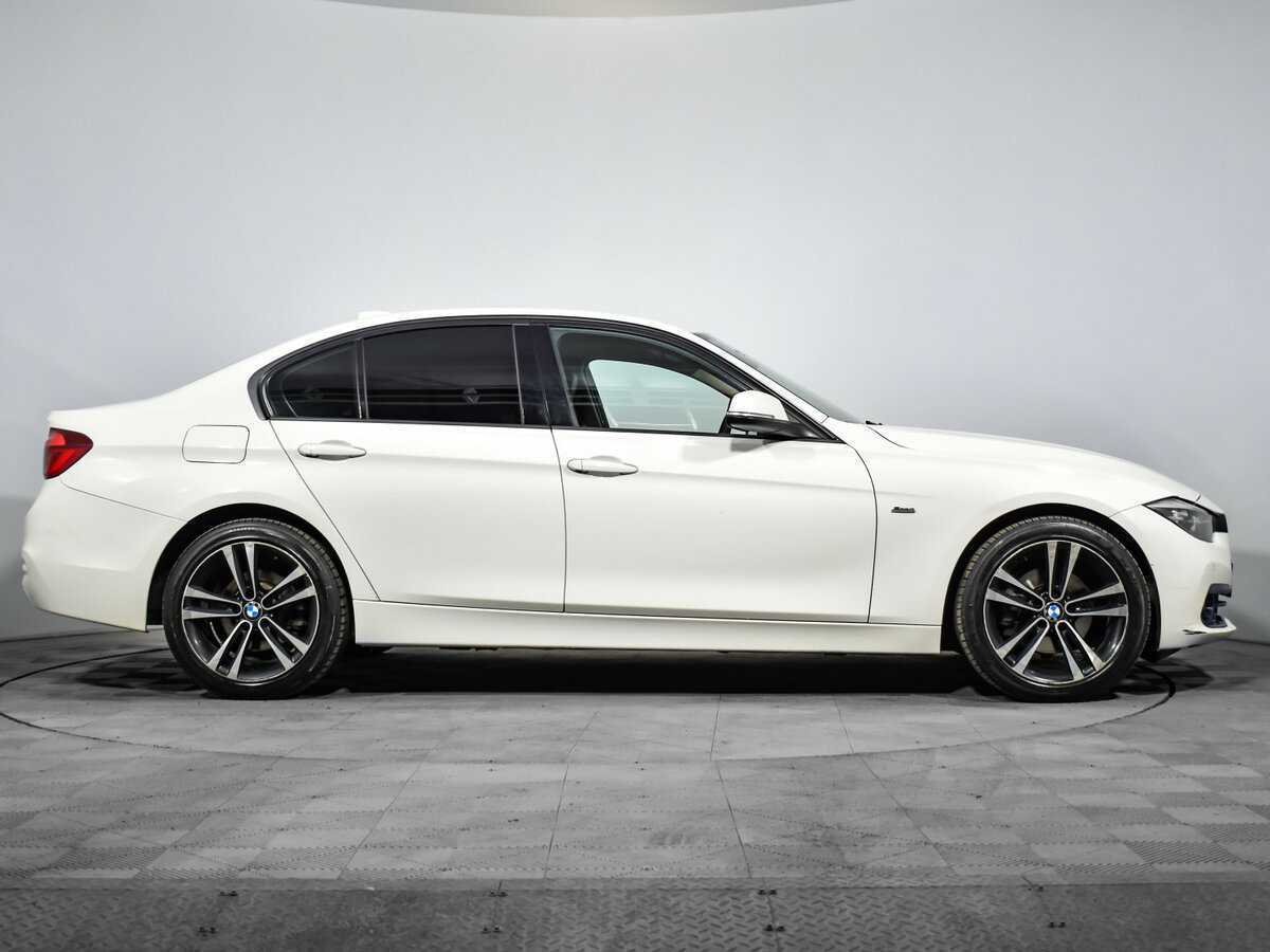 BMW 3 серии с пробегом — 2017 год. Фото: #3