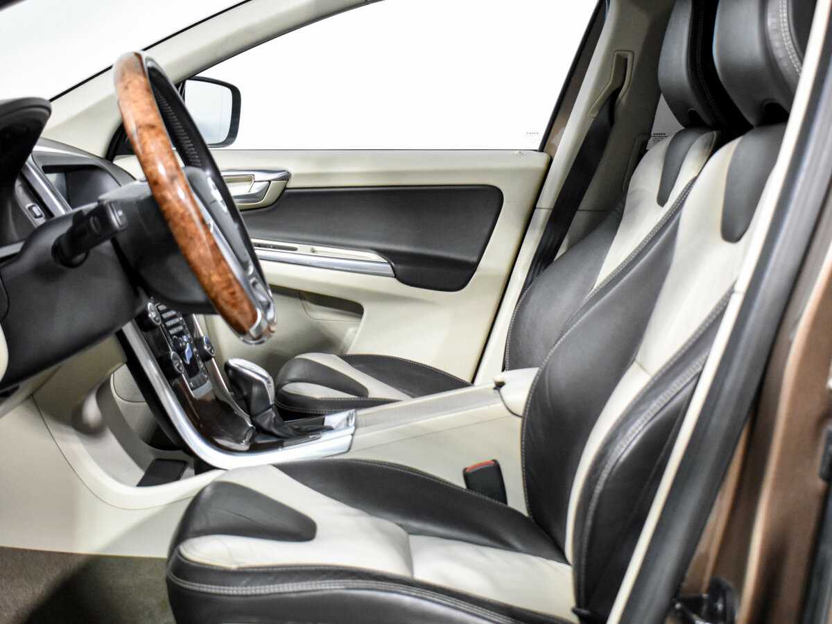 Volvo XC60 с пробегом — 2012 год. Фото: #9