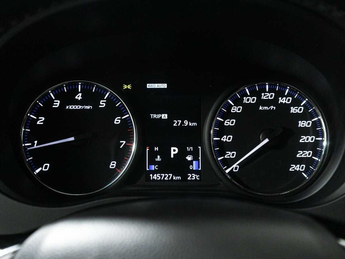 Mitsubishi Outlander с пробегом — 2016 год. Фото: #11