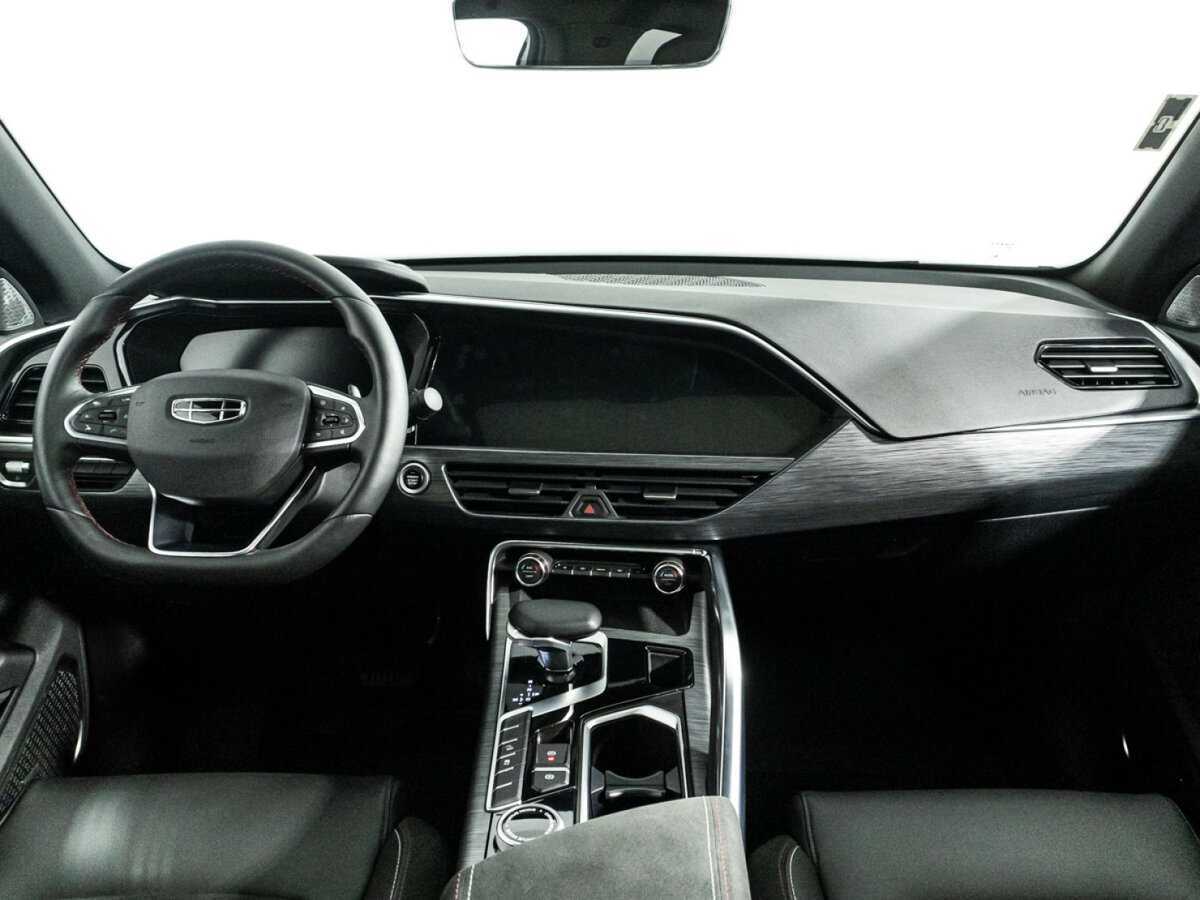 Geely Tugella с пробегом — 2023 год. Фото: #12