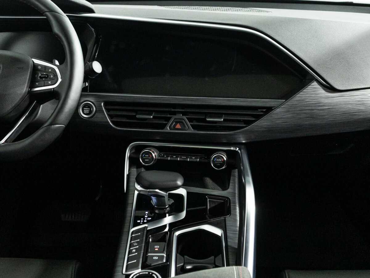 Geely Tugella с пробегом — 2023 год. Фото: #13