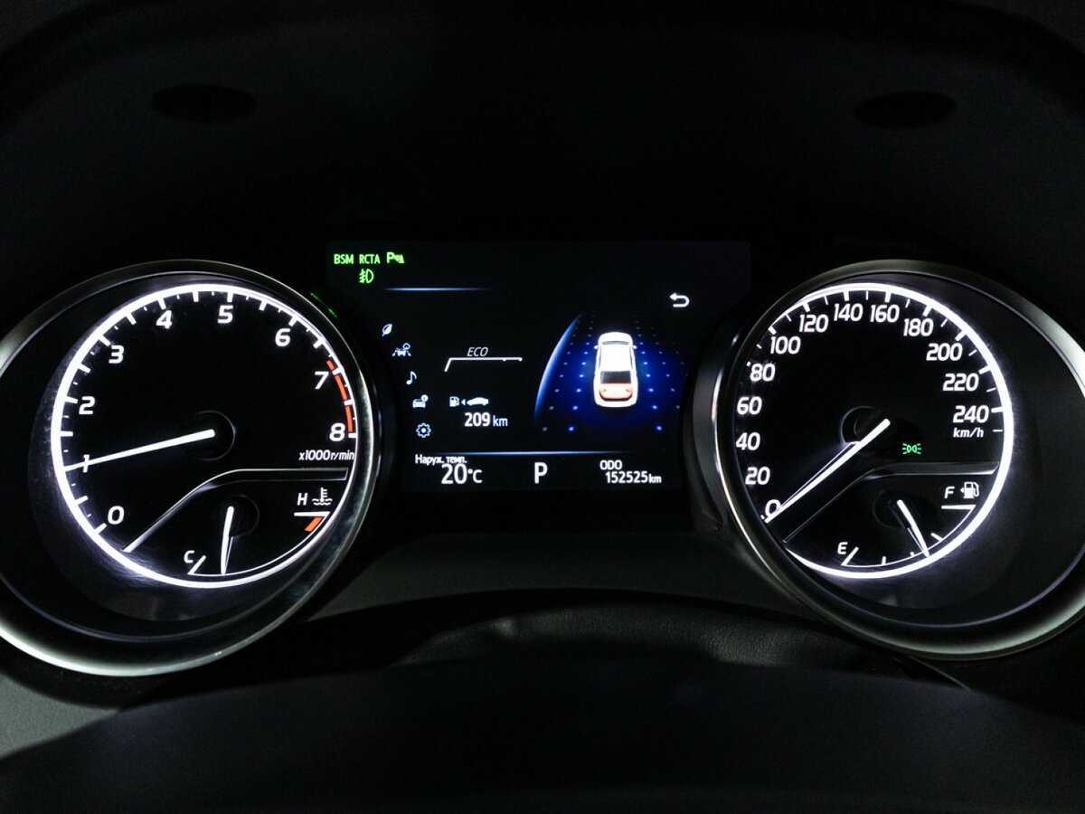 Toyota Camry с пробегом — 2018 год. Фото: #11