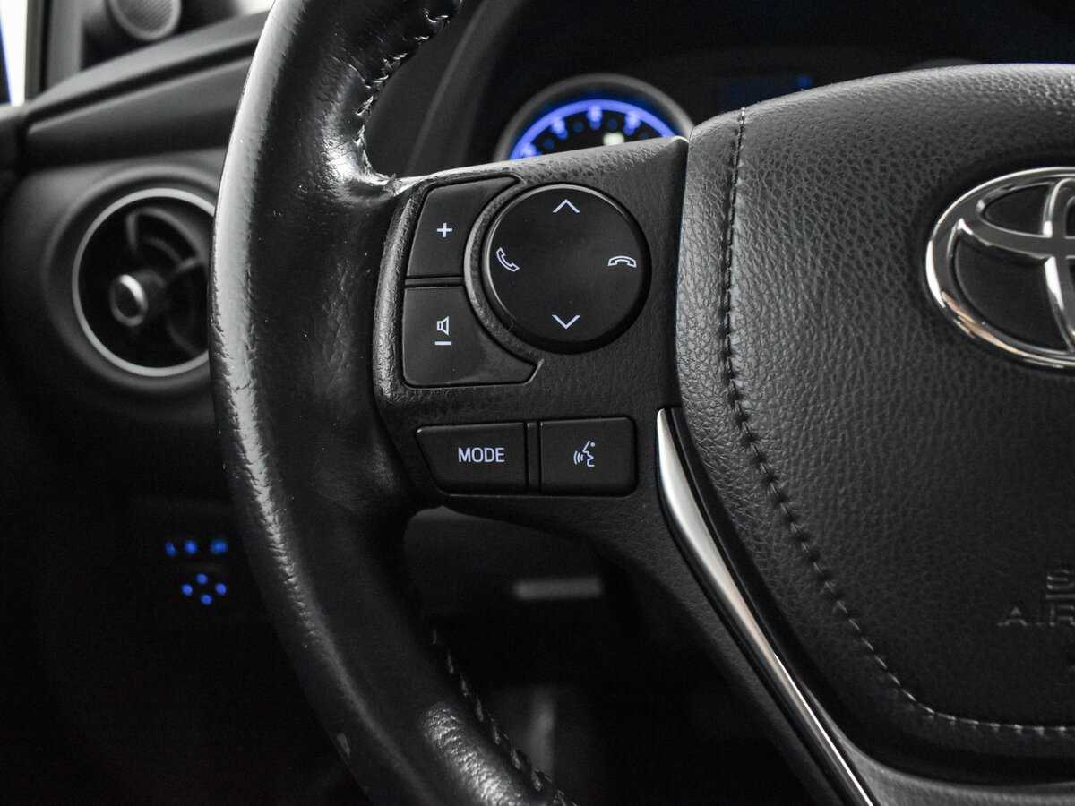 Toyota Corolla с пробегом — 2016 год. Фото: #16