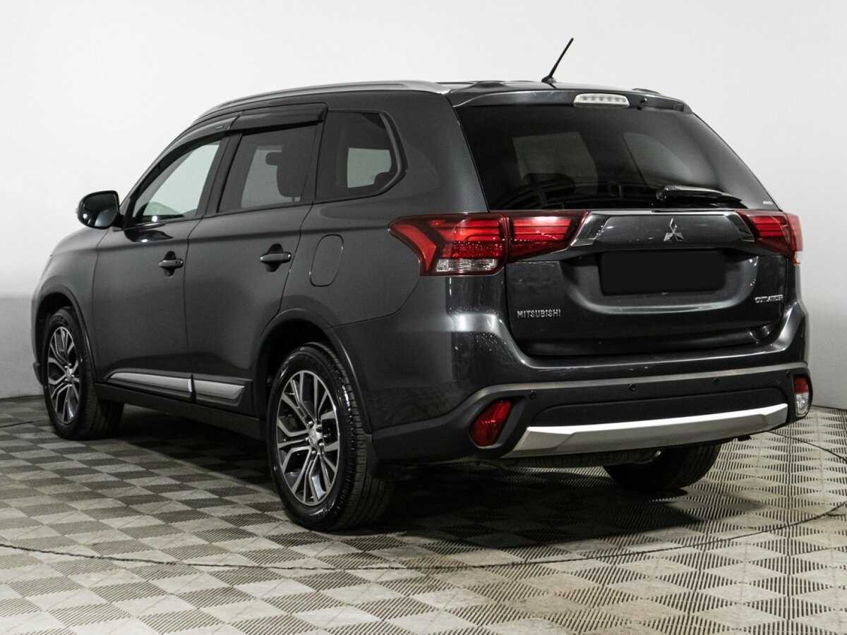 Mitsubishi Outlander с пробегом — 2015 год. Фото: #6