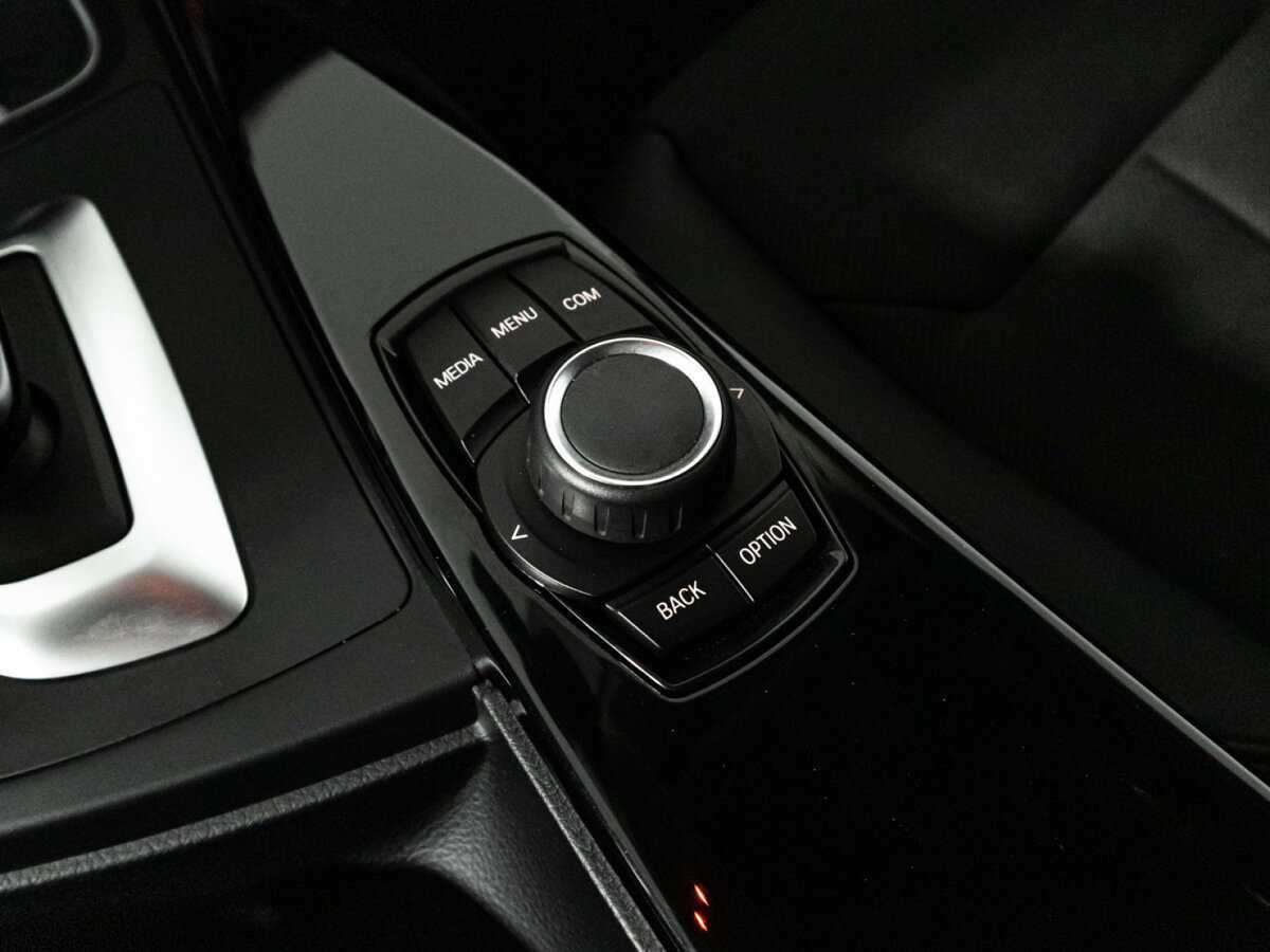 BMW 3 серии с пробегом — 2018 год. Фото: #16