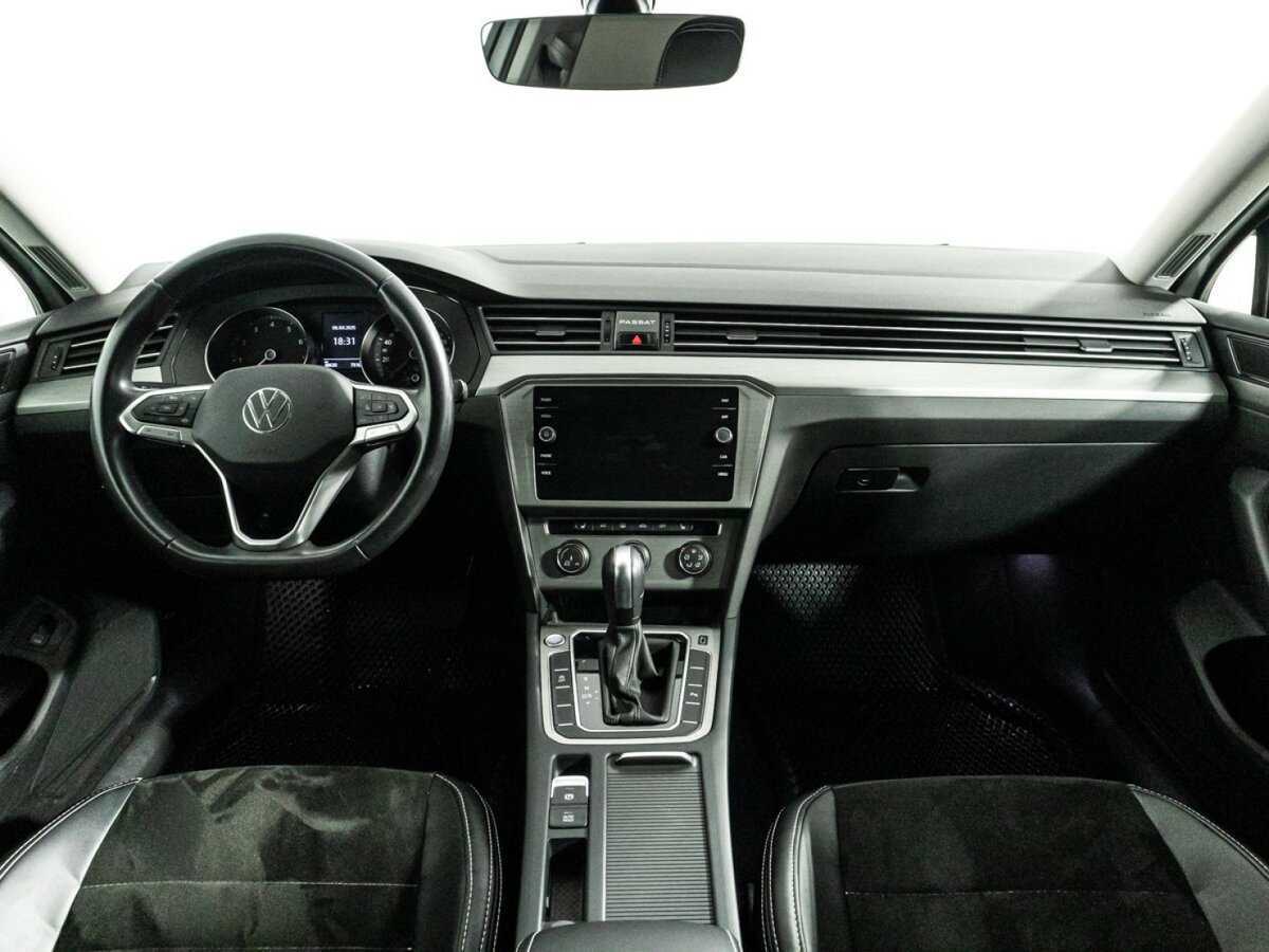 Volkswagen Passat с пробегом — 2021 год. Фото: #12