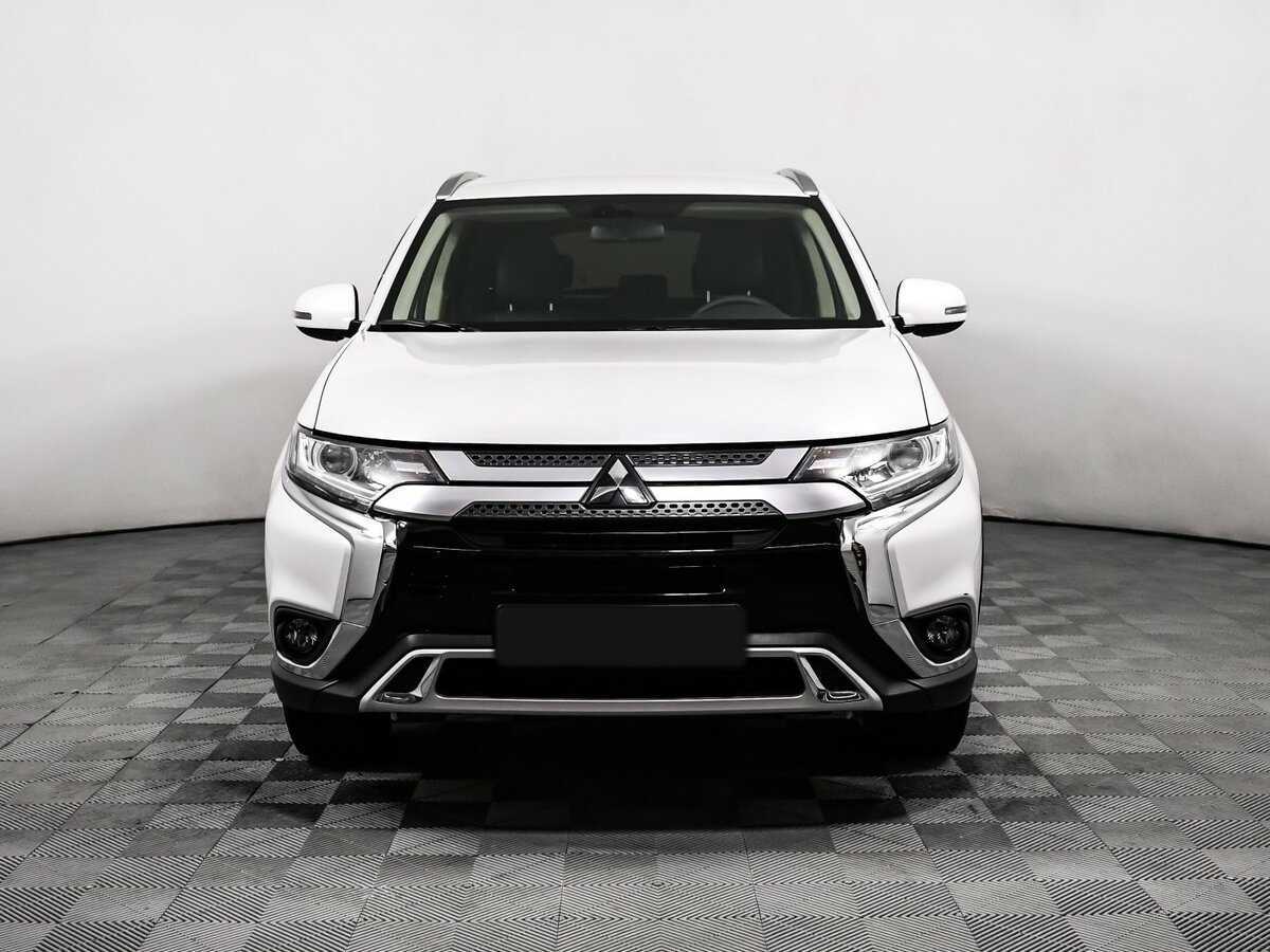 Mitsubishi Outlander с пробегом — 2019 год. Фото: #1