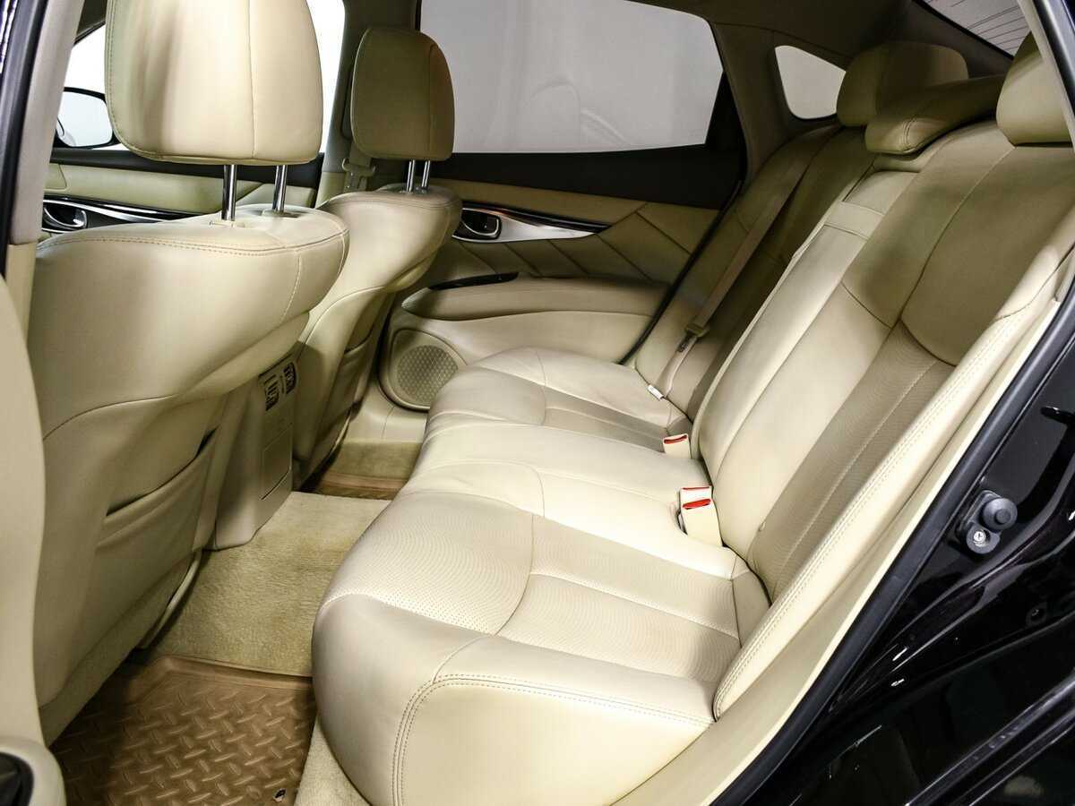 Infiniti Q70 с пробегом — 2016 год. Фото: #9