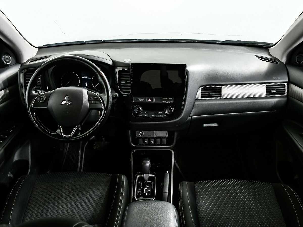 Mitsubishi Outlander с пробегом — 2018 год. Фото: #10