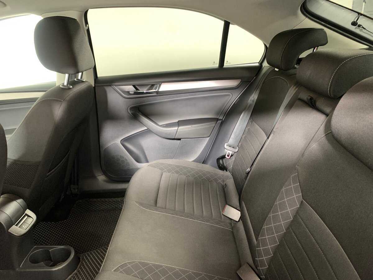 Skoda Rapid с пробегом — 2019 год. Фото: #16