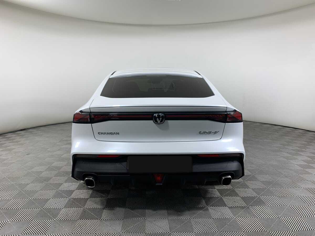 Changan UNI-V с пробегом — 2024 год. Фото: #5