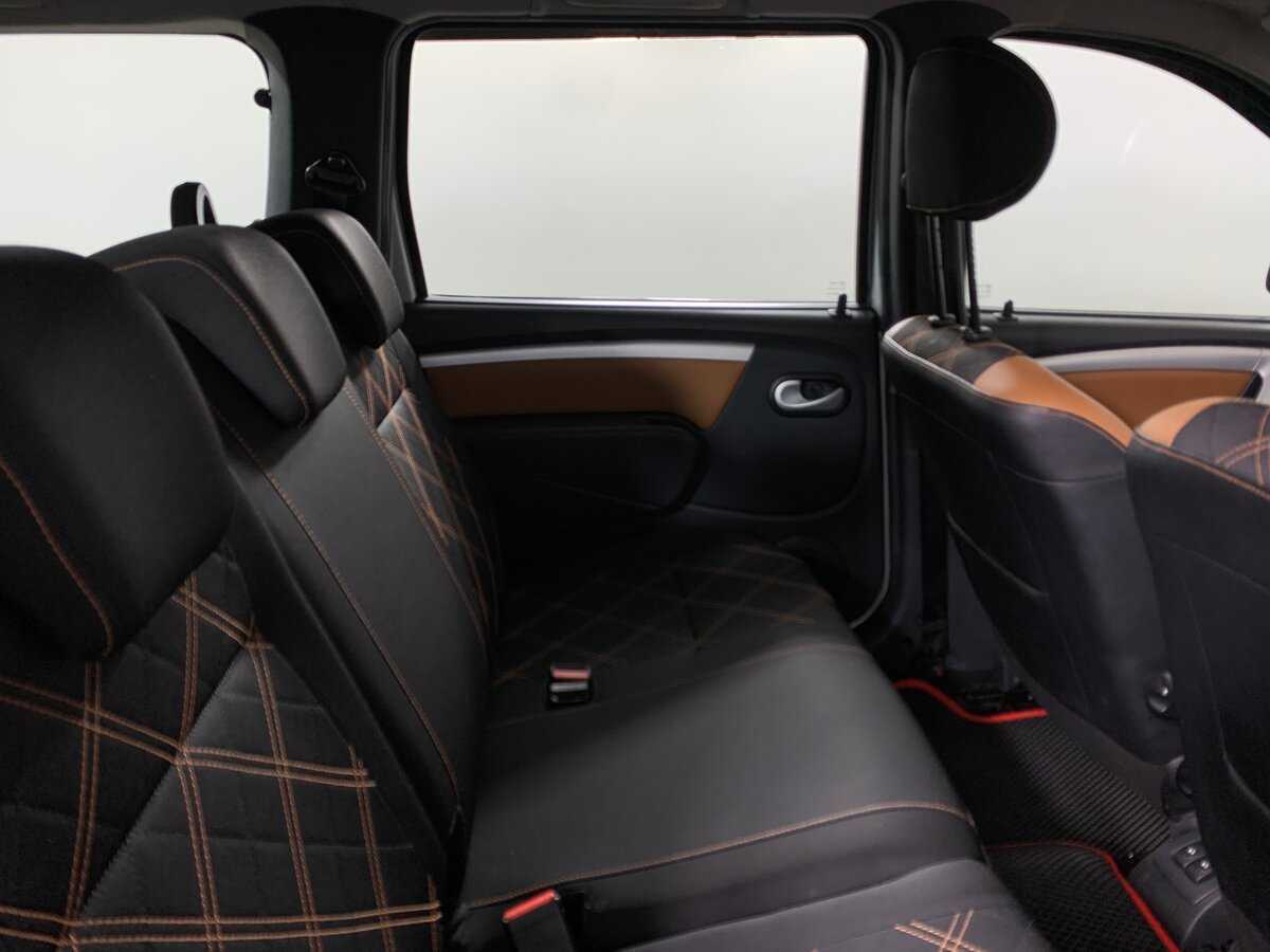 Lada (ВАЗ) Largus с пробегом — 2019 год. Фото: #17