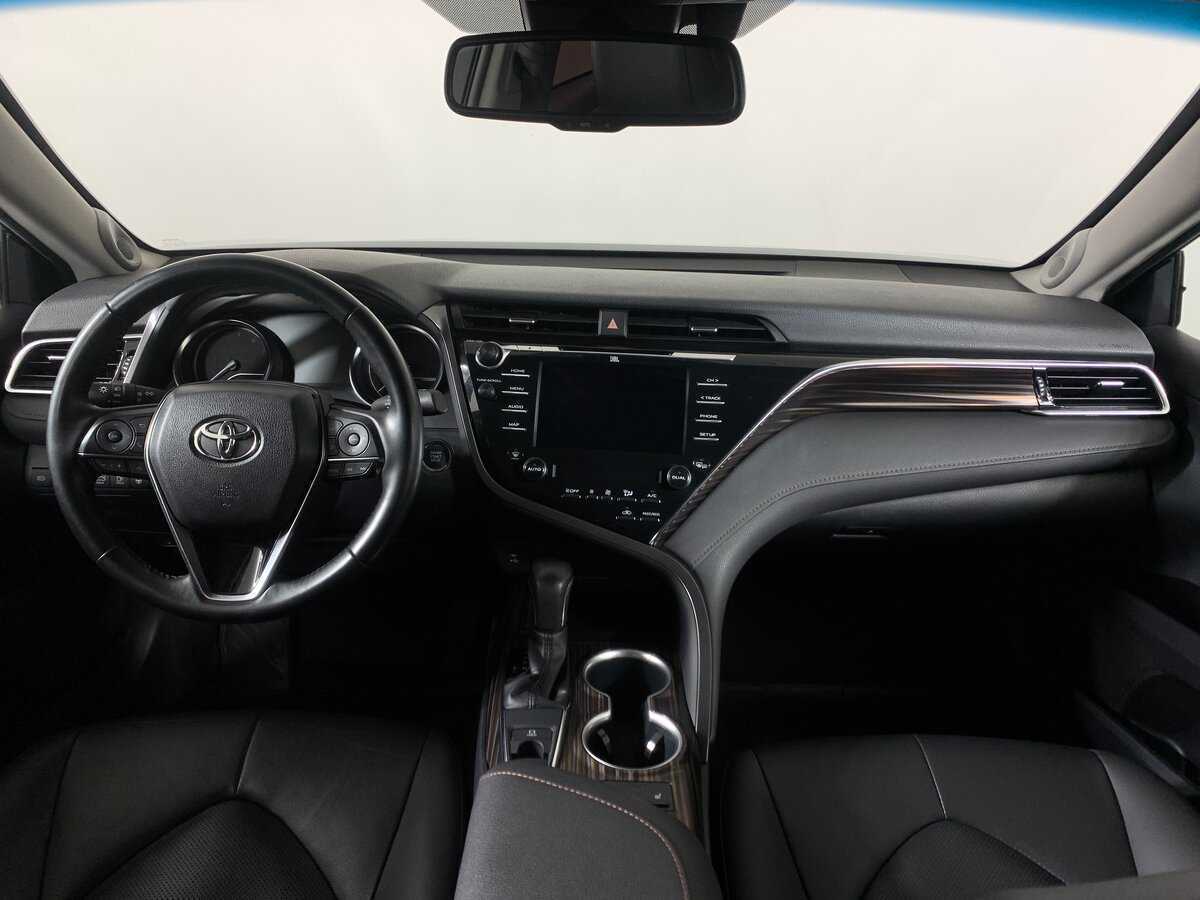 Toyota Camry с пробегом — 2020 год. Фото: #12
