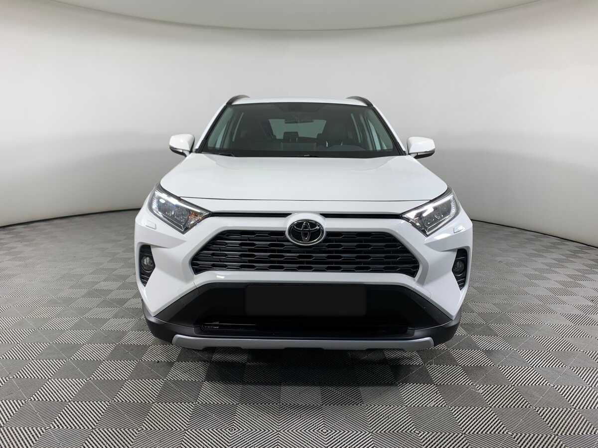 Toyota RAV4 с пробегом — 2020 год. Фото: #1