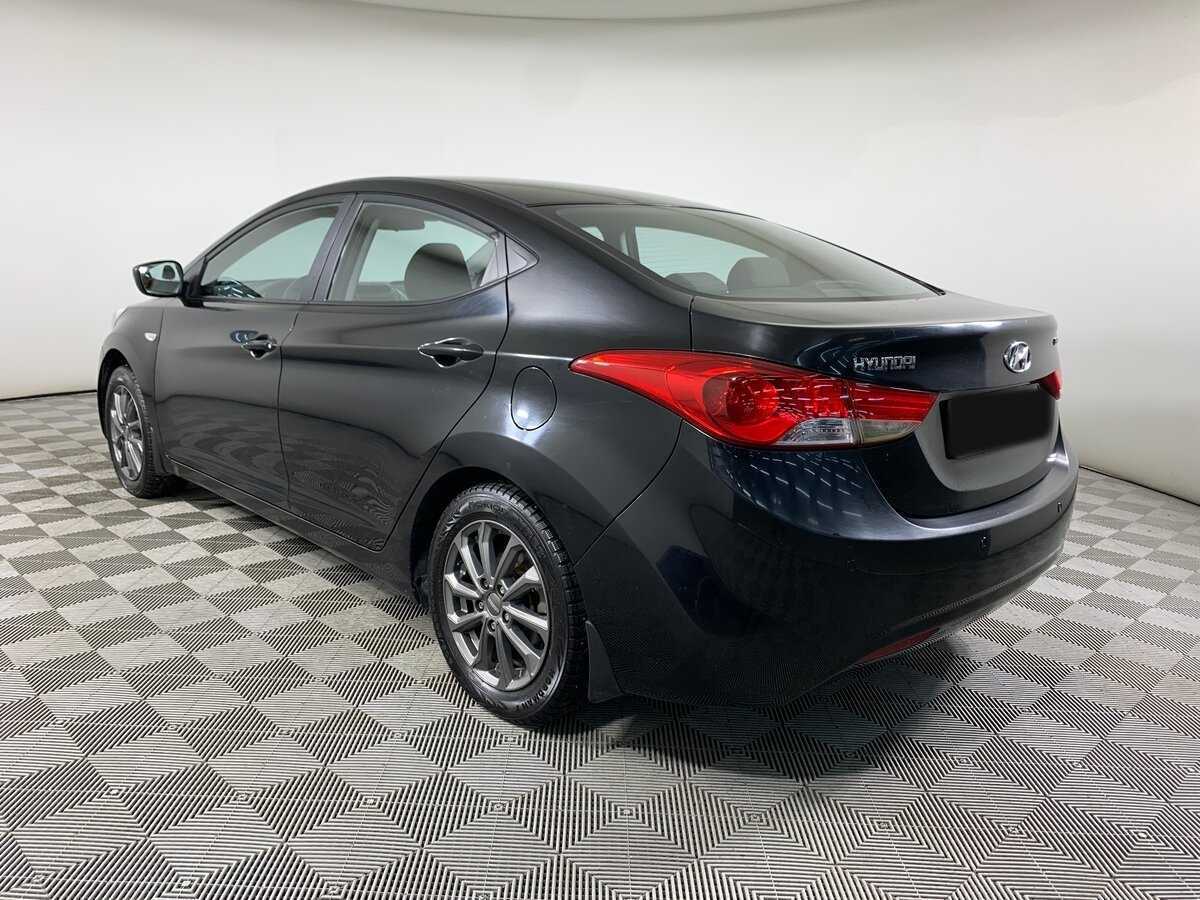 Hyundai Elantra с пробегом — 2012 год. Фото: #6
