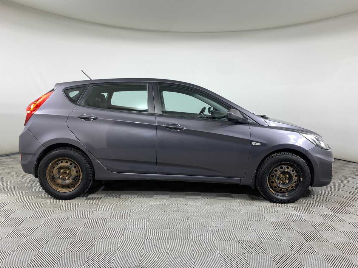 Hyundai Solaris с пробегом — 2012 год. Фото: #3