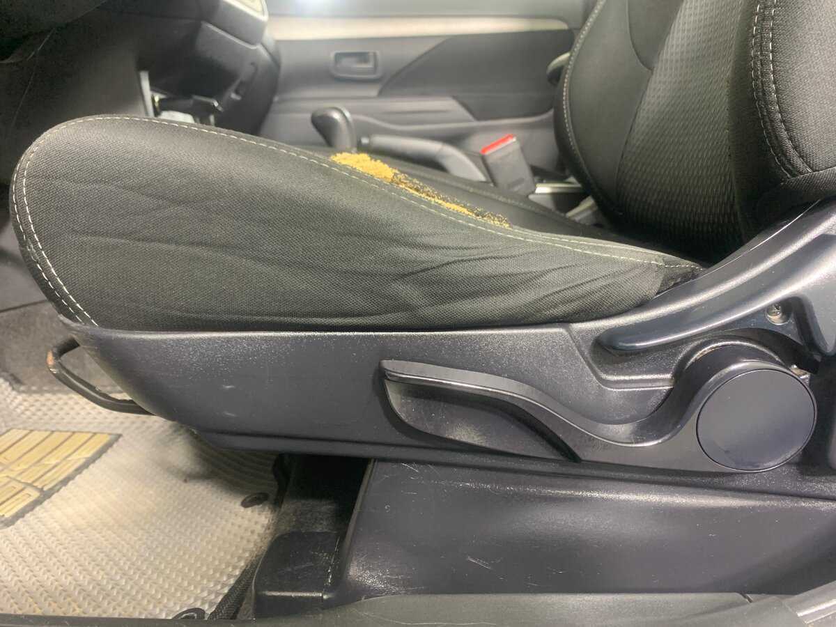 Mitsubishi Outlander с пробегом — 2017 год. Фото: #16