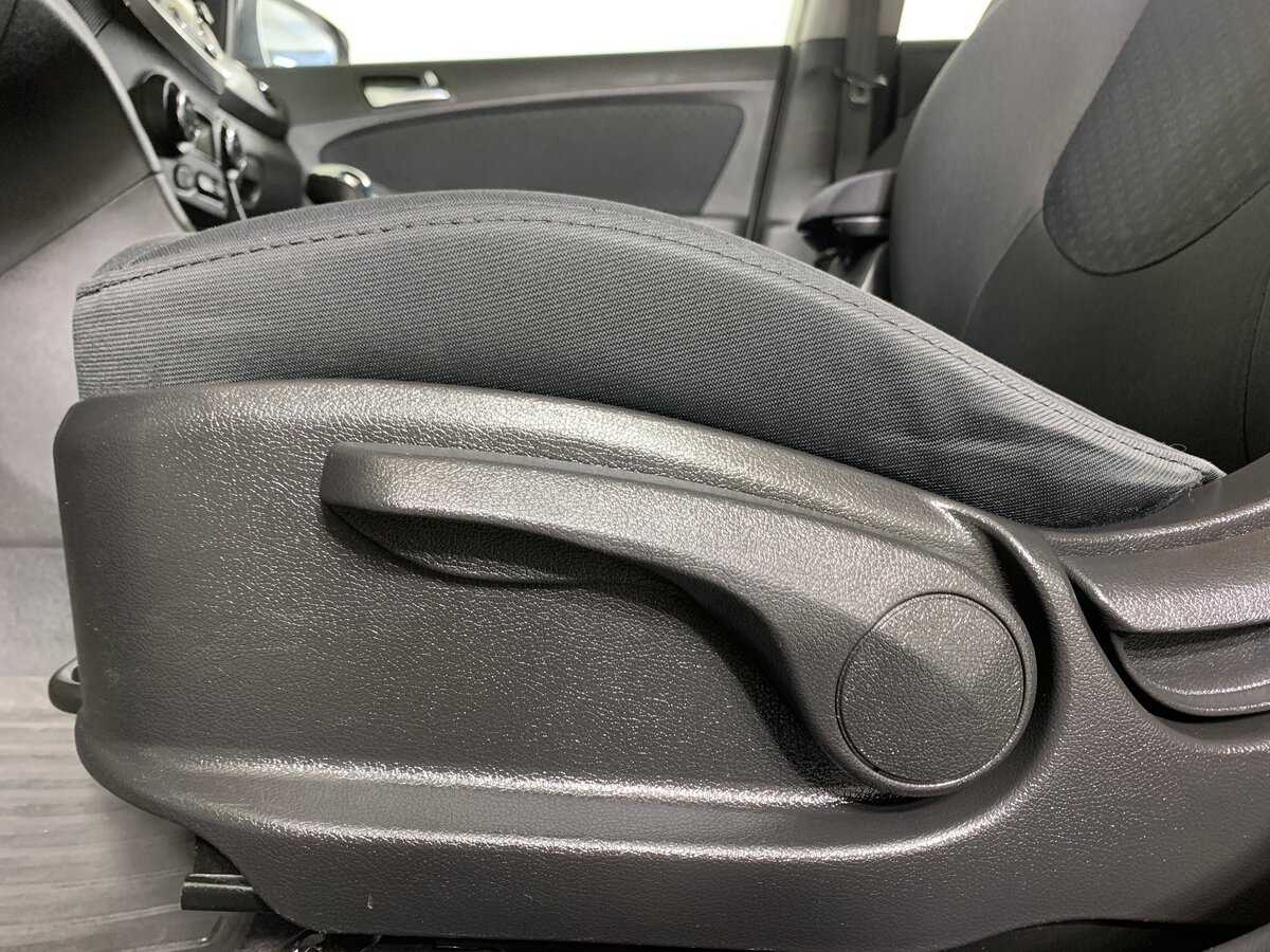 Hyundai Solaris с пробегом — 2012 год. Фото: #16