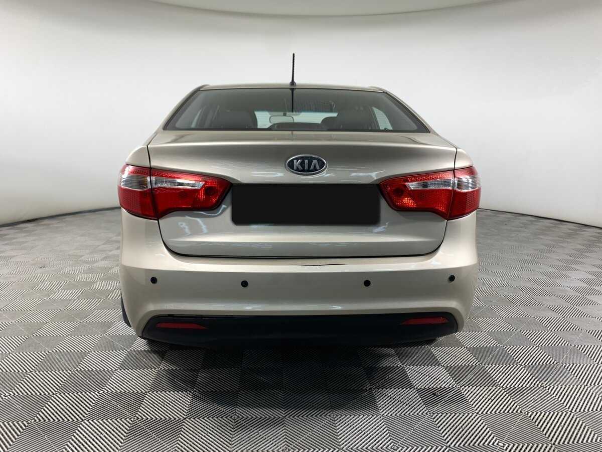 Kia Rio с пробегом — 2012 год. Фото: #5