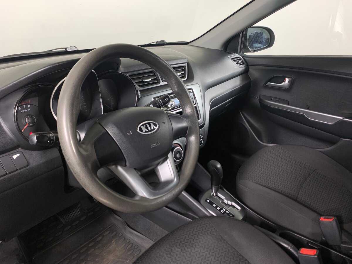 Kia Rio с пробегом — 2012 год. Фото: #11