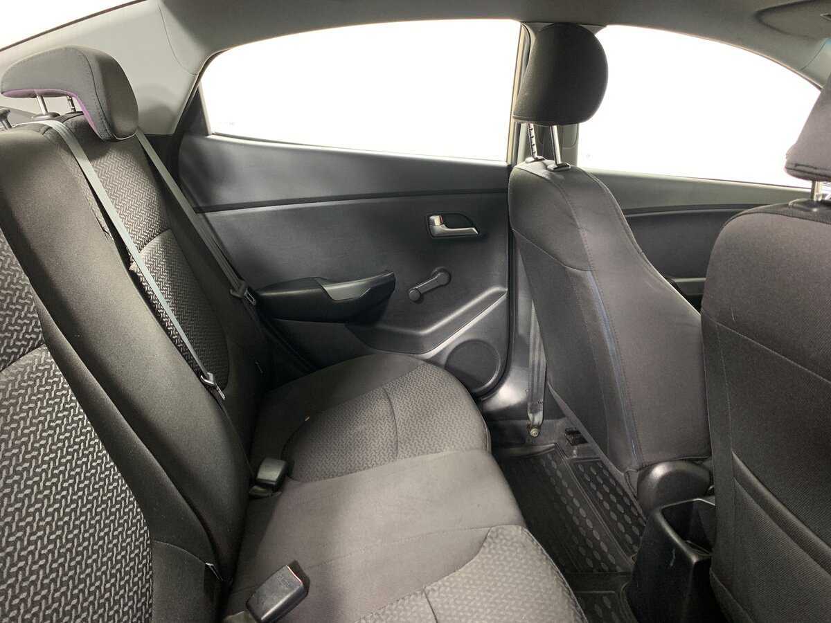 Kia Rio с пробегом — 2012 год. Фото: #17