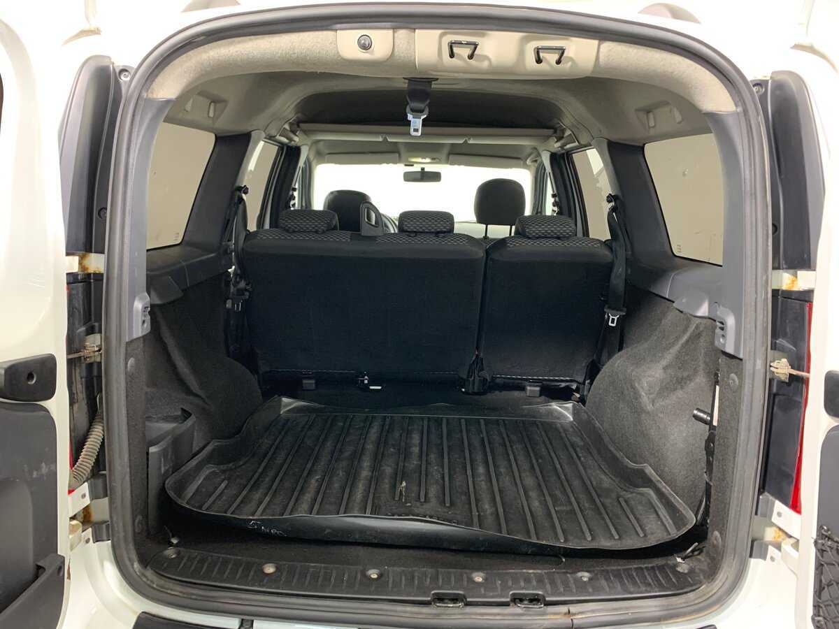 Lada (ВАЗ) Largus с пробегом — 2016 год. Фото: #18