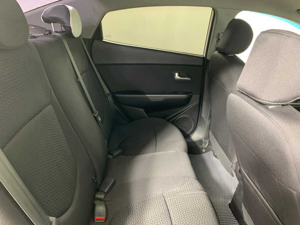 Kia Rio с пробегом — 2016 год. Фото: #17