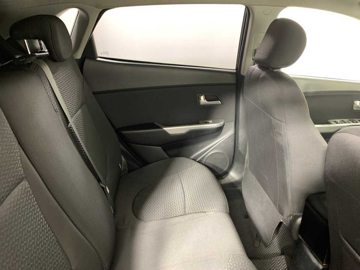 Kia Rio с пробегом — 2015 год. Фото: #16