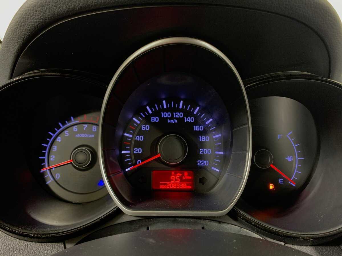 Kia Rio с пробегом — 2012 год. Фото: #13