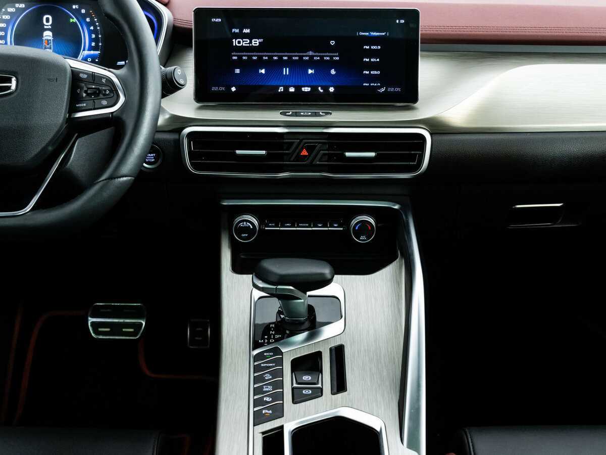 Geely Coolray с пробегом — 2023 год. Фото: #8